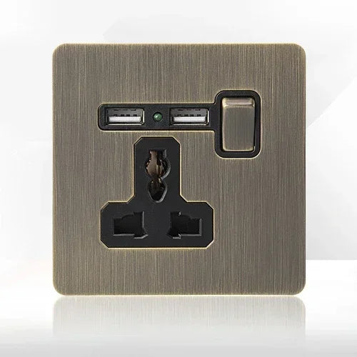 Antieke bronzen metalen wandcontactdoos met USB-oplaadpoort