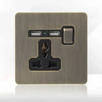 Antieke bronzen metalen wandcontactdoos met USB-oplaadpoort