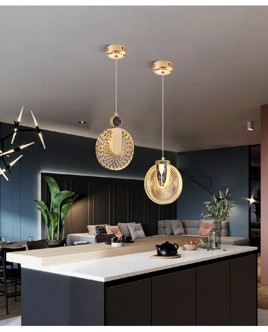 Aurelia Pendelleuchte mit LED-Kristall in Gold für Wohnbereiche