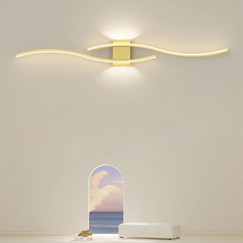 Lampada da parete LED NovaArc a doppia curva con telecomando, nero e oro