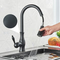 Torneira de Cozinha LumaGleam com Acabamento Dourado e Pulverizador Retrátil