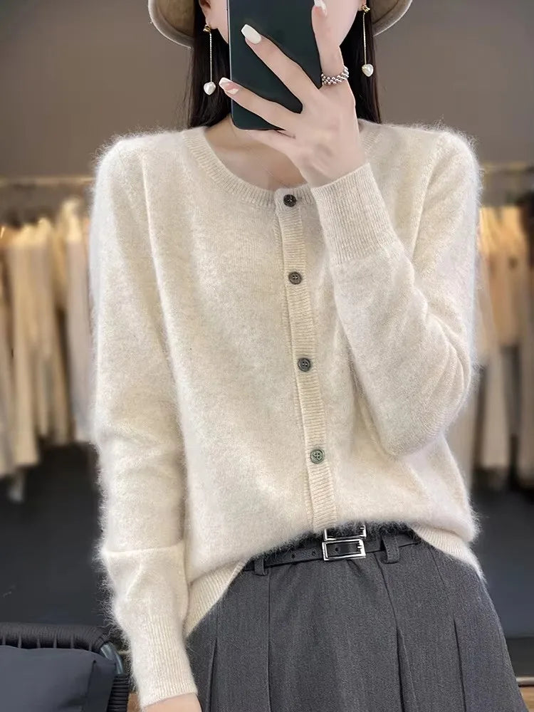 Aurea Cashmere Cardigan Sweater For Cold Weather Wear