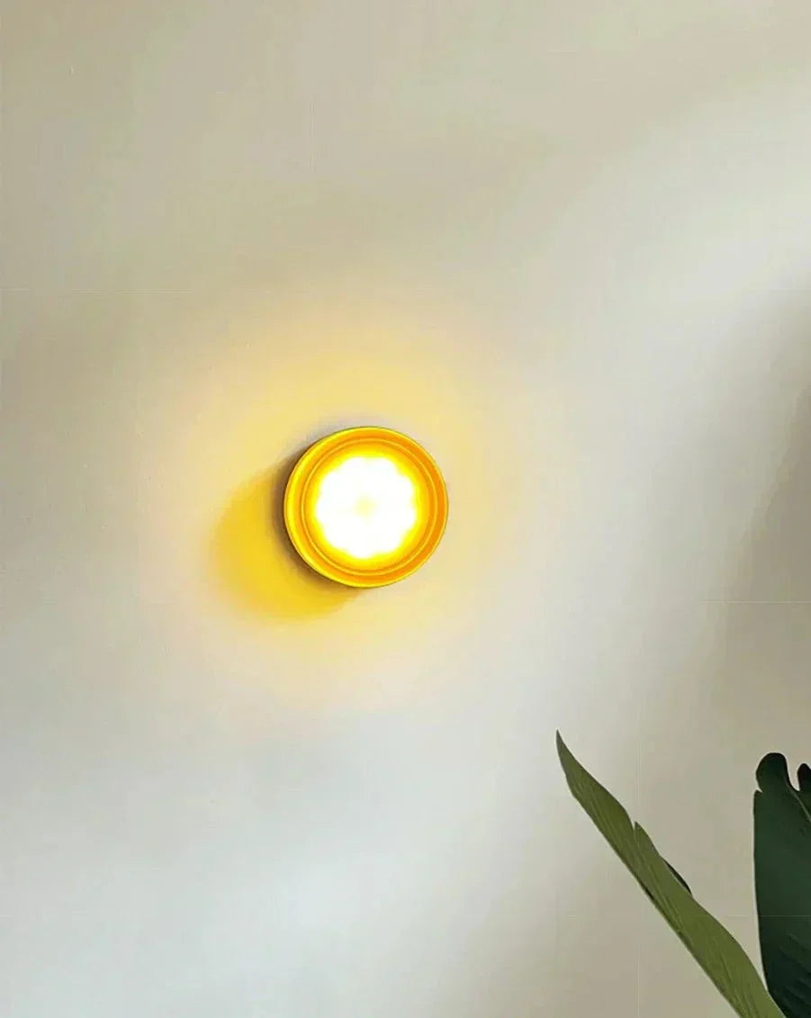 Lampu Dinding Kaca NovaLume oleh Lumenari Studio