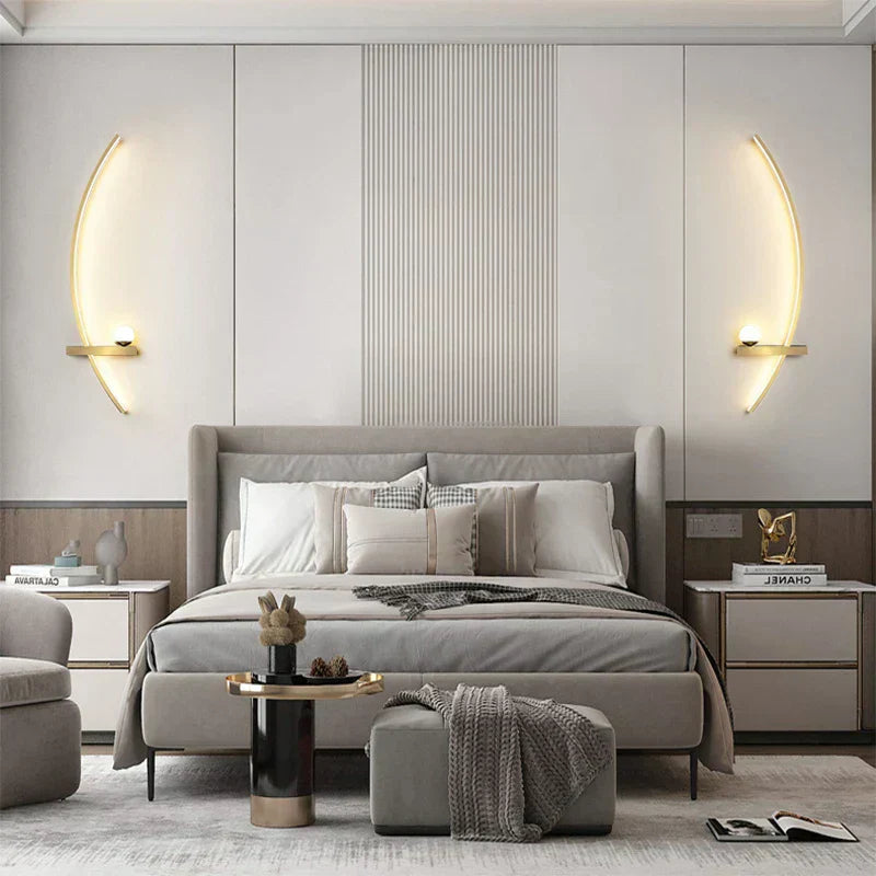 Lumină de perete metalică cu dungi AstraGlow, finisaj negru auriu, pentru utilizare interior și exterior