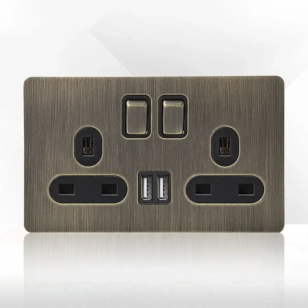 Antieke bronzen metalen wandcontactdoos met USB-oplaadpoort