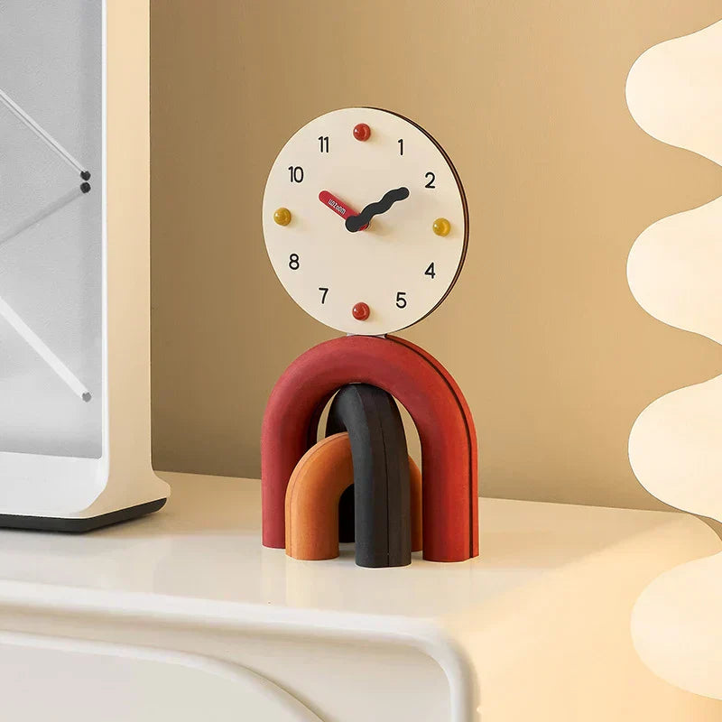 Ceas de masă LumenArc Nordic cu arc, în două finisaje, stil elegant