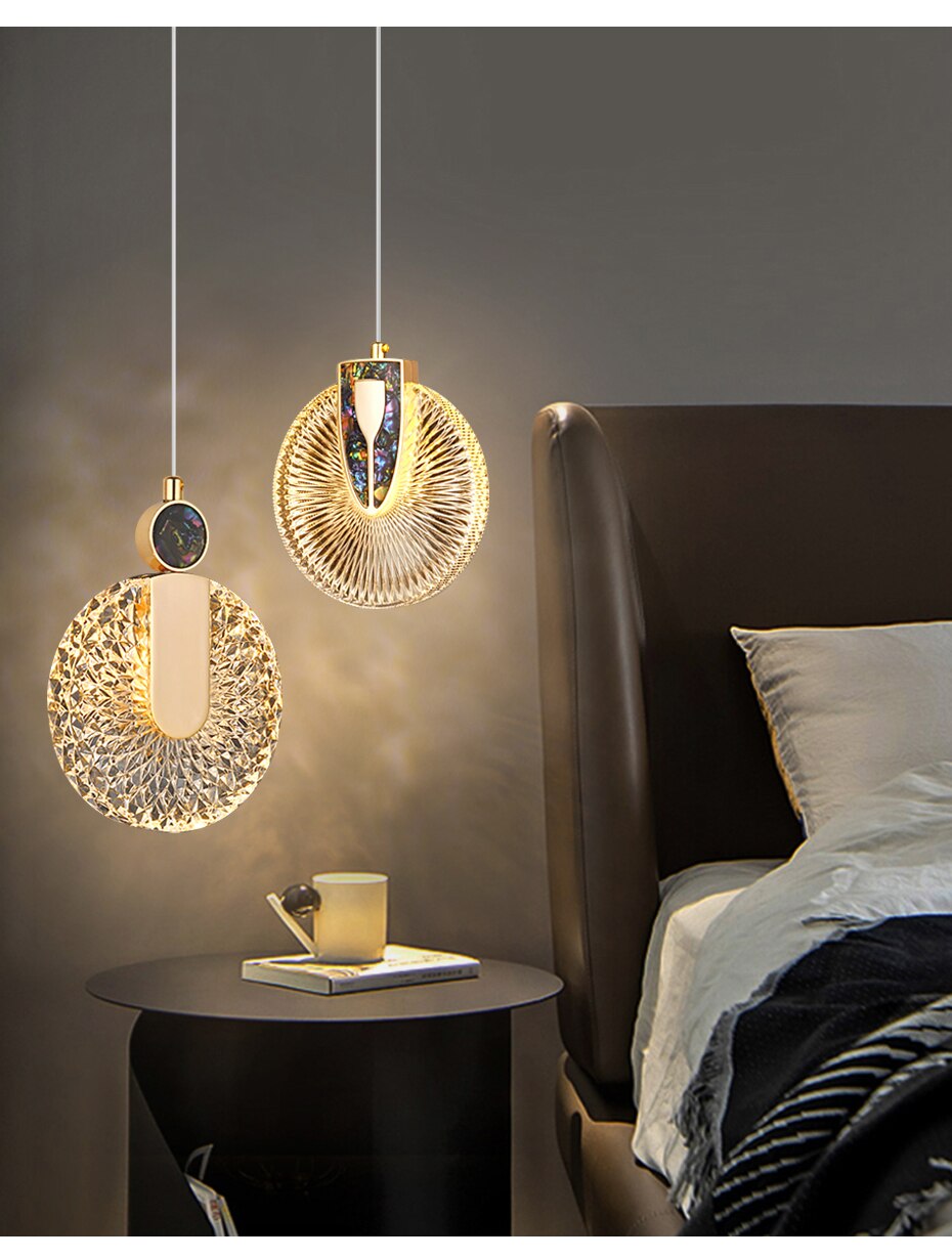 Aurelia Pendelleuchte mit LED-Kristall in Gold für Wohnbereiche