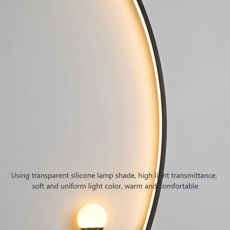 Lumină de perete metalică cu dungi AstraGlow, finisaj negru auriu, pentru utilizare interior și exterior