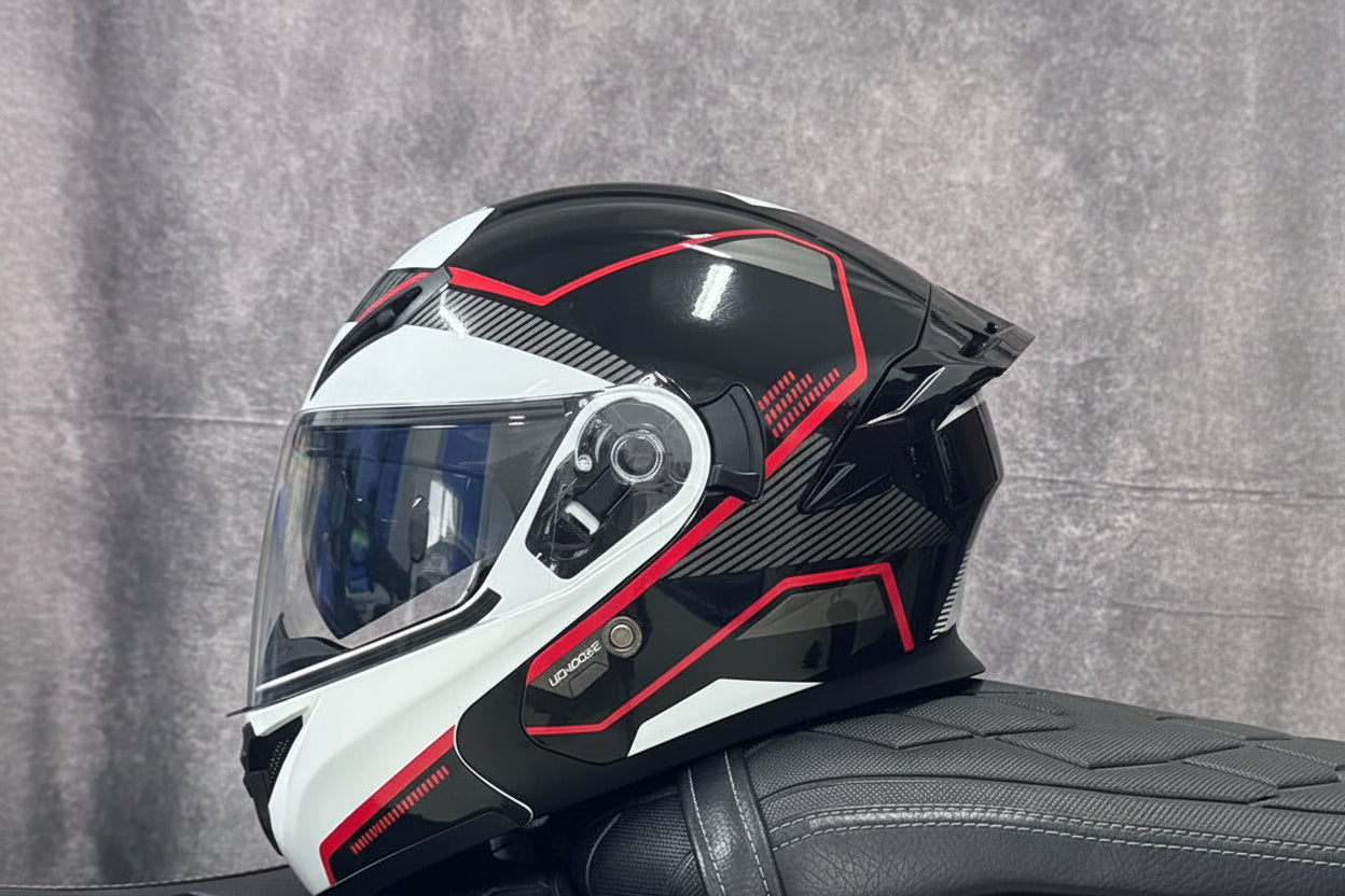 Casco Integrale Moto Ribaltabile con Doppia Lente e Ala Aerodinamica Posteriore Certificato DOT