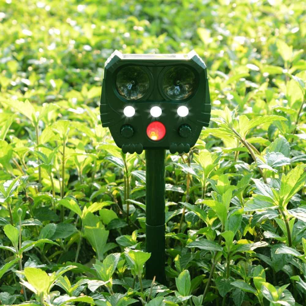 VerdantWave Outdoor Ultrasonic Deterrent For Cats, Pigeons, And Foxes