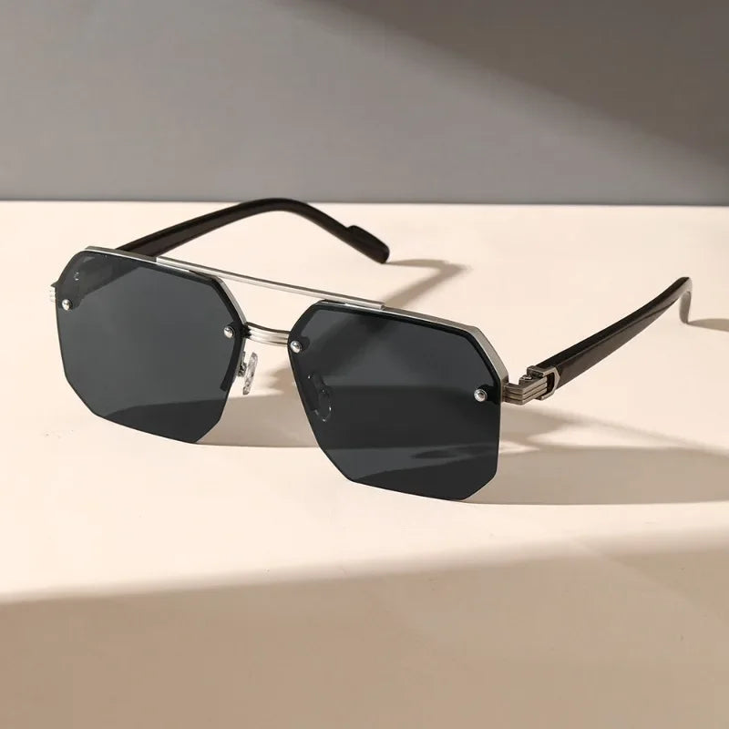 Vespera geometrikus napszemüveg az Eyewear kollekcióból