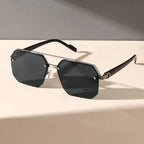 Vespera geometrikus napszemüveg az Eyewear kollekcióból