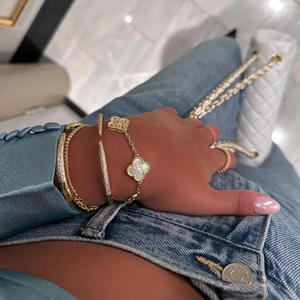 Conjunto Aurelle Amber Clover de Colar, Pulseira e Brincos
