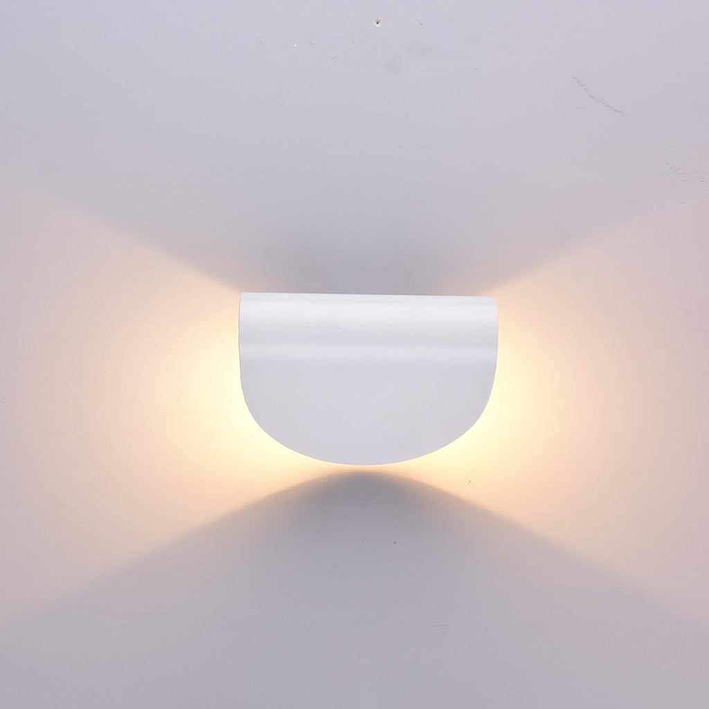 SolaraGlow Diffusierte Warme Wandleuchte für Wohnzimmer und Arbeitsbereiche
