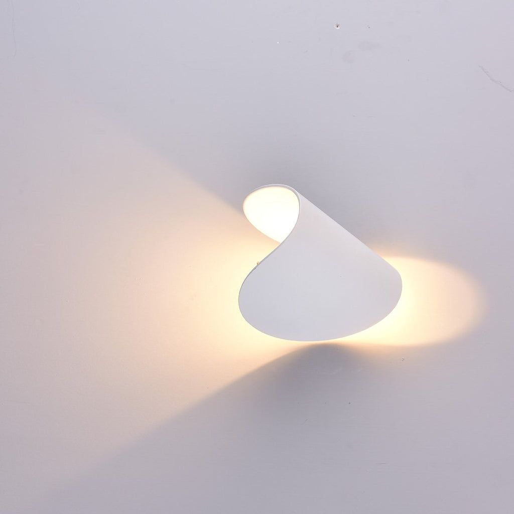 SolaraGlow Diffusierte Warme Wandleuchte für Wohnzimmer und Arbeitsbereiche