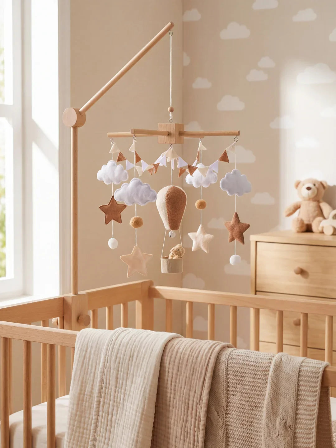 Minimalist Wooden Baby Crib Mobile with Arm