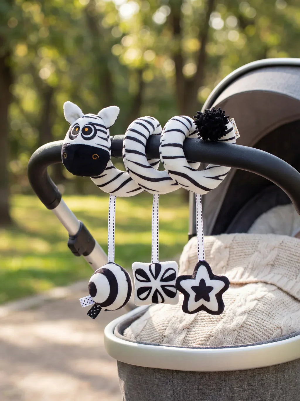 Monochrome Sensory Spiral for Early Development
