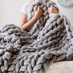 Teplá silná deka Warm VeloraLoom z příjemného pleteného materiálu