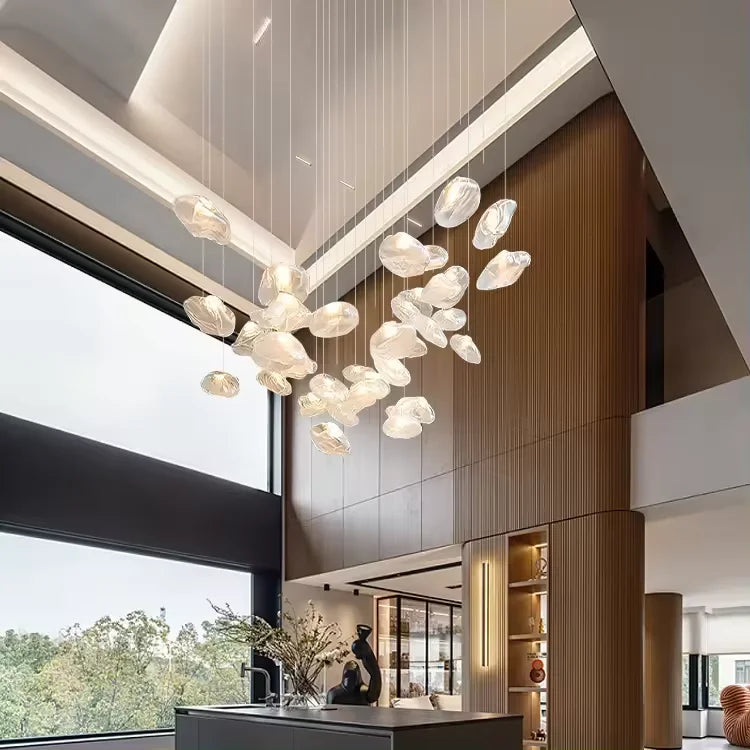 Żyrandol Luminara z aluminiową ramą i szklanymi elementami do nowoczesnych wnętrz Cascade