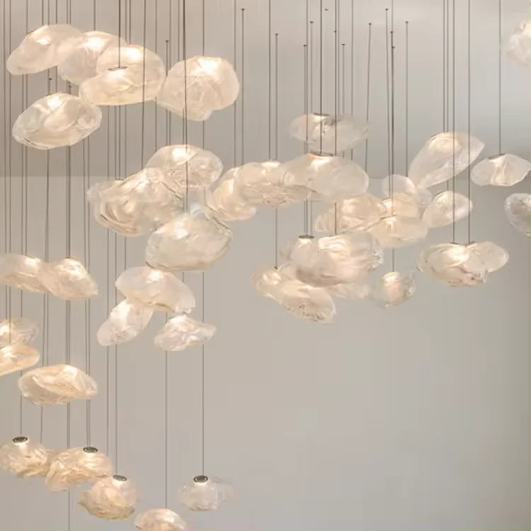Żyrandol Luminara z aluminiową ramą i szklanymi elementami do nowoczesnych wnętrz Cascade