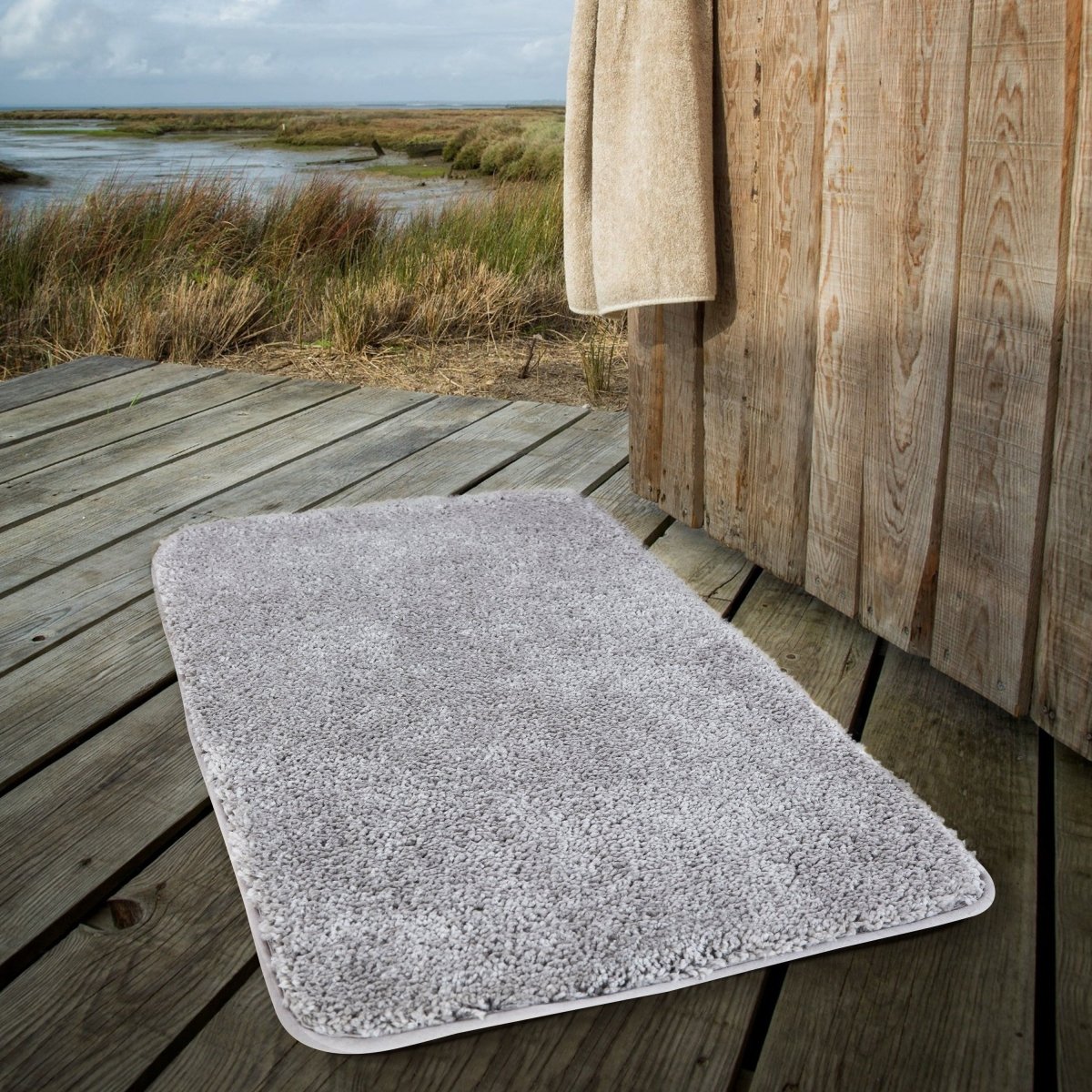 Luxura UltraSoft Bath Mat | Super-absorbent microfiber bathroom rug with anti-slip backing