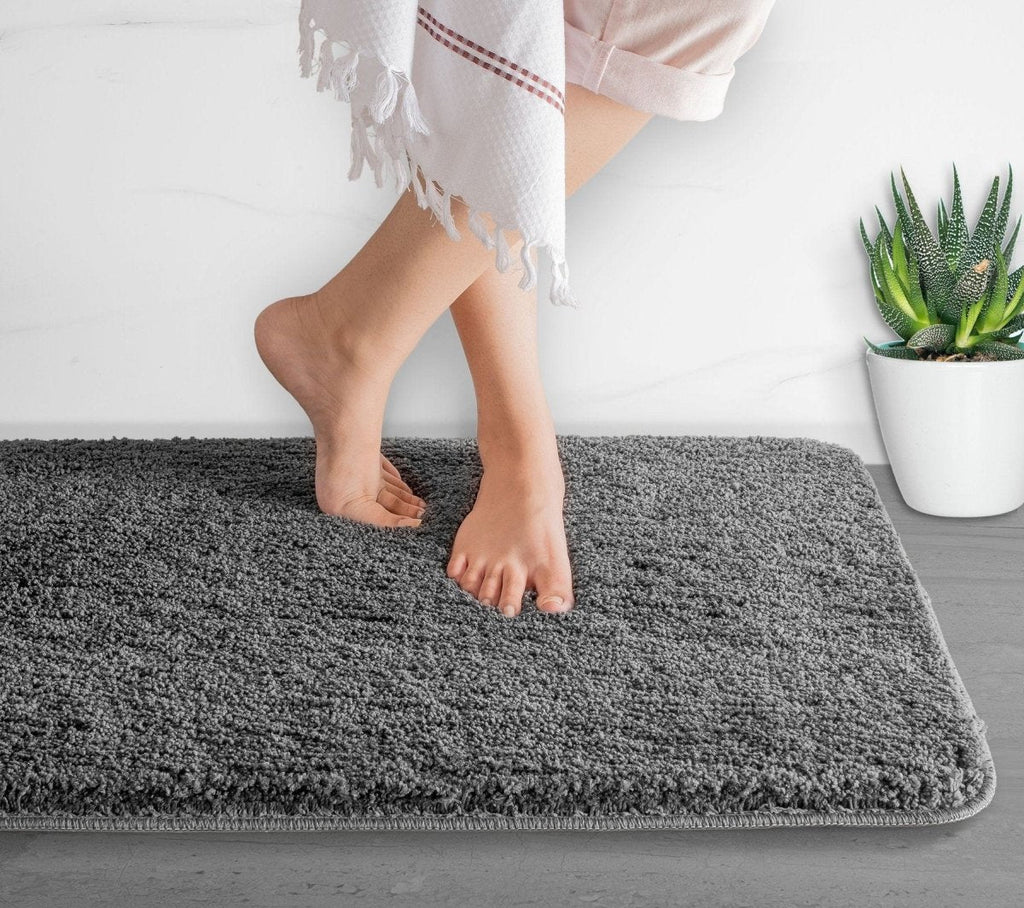 Luxura UltraSoft Bath Mat | Super-absorbent microfiber bathroom rug with anti-slip backing