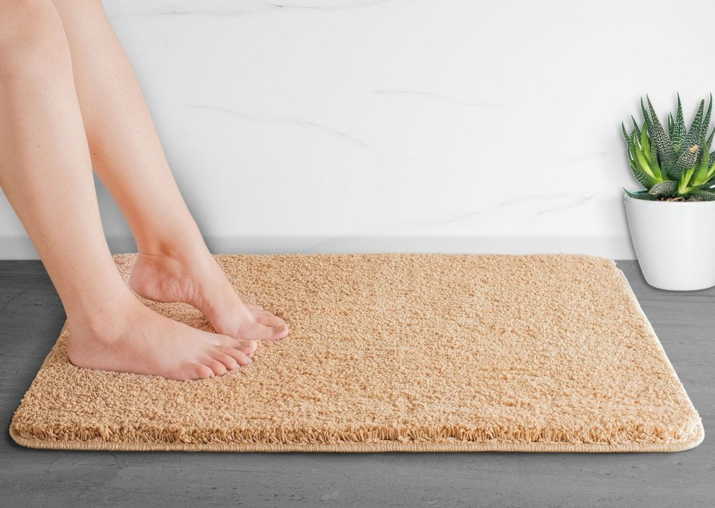 Luxura UltraSoft Bath Mat | Super-absorbent microfiber bathroom rug with anti-slip backing