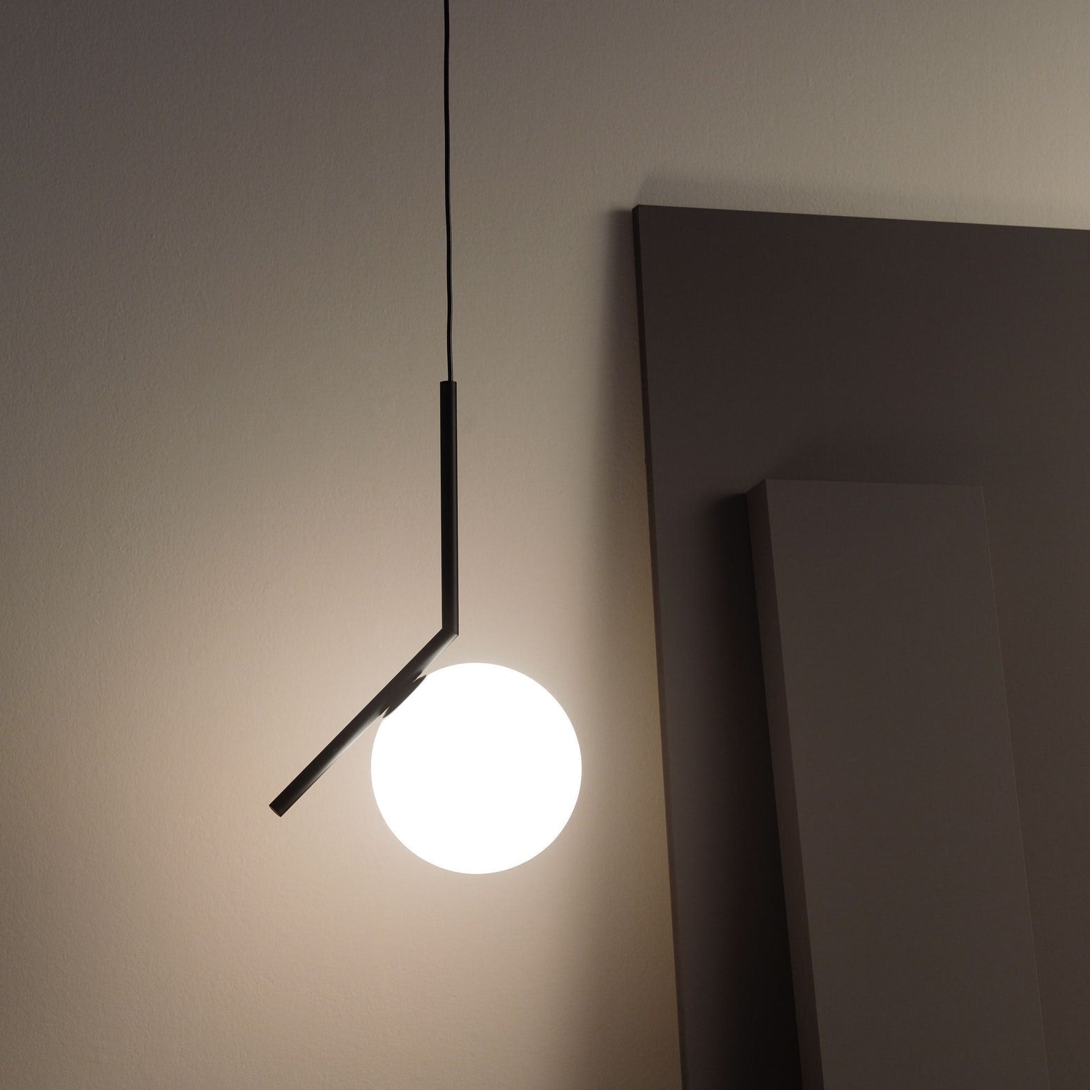 Aureno Orb loftpendel til moderne boligindretning