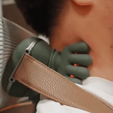 HandArc Pro Podgrzewany Masażer do Głębokiego Ugniatania Szyi i Pleców