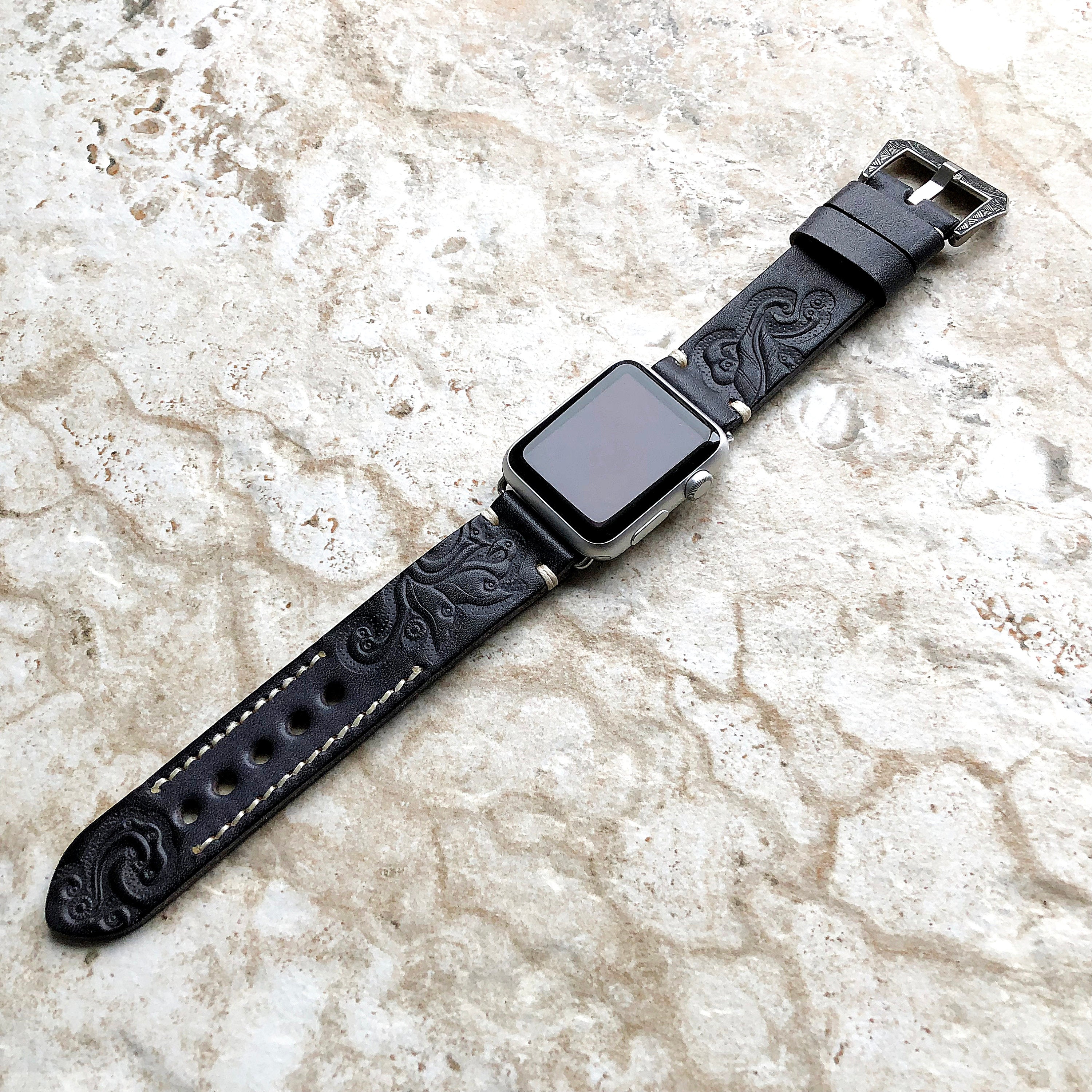 Sera håndgraveret læderrem til Apple Watch Ultra og andre modeller