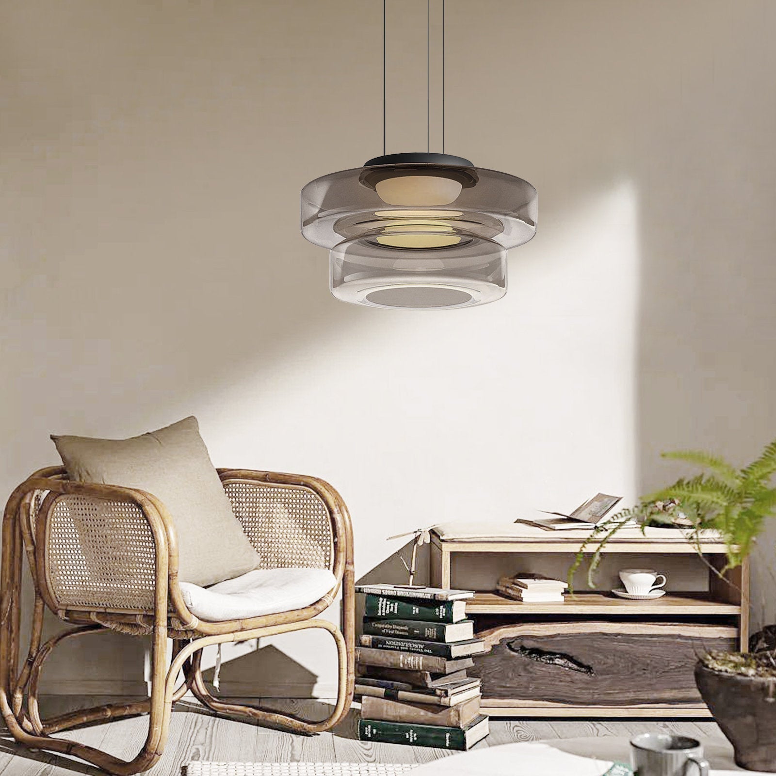 Lampada a sospensione Asteron con lampada da soffitto in vetro in stile Bauhaus