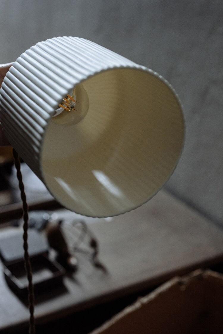 Luz pendente de cerâmica estilo japonês Hanaori com lâmpada LED