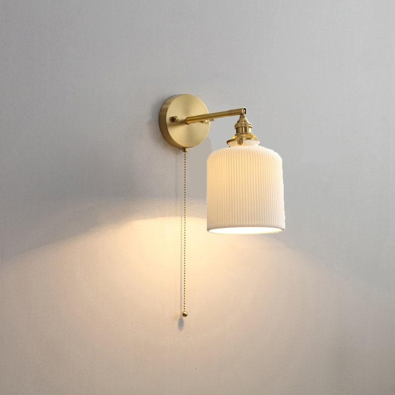 Aplique de pared con linterna de taza cerámica acanalada, bombilla incluida