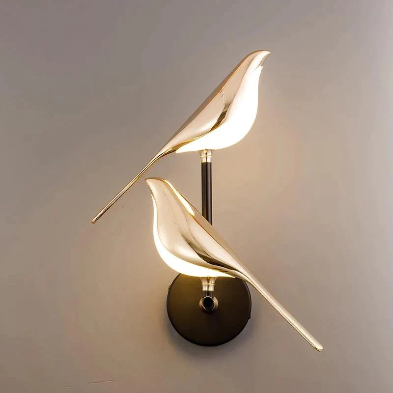 Aplique de Pared Colibrí Dorado con Acabado en Oro sobre Hierro