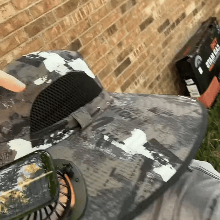 Pălărie solară cu ventilator de răcire încorporat