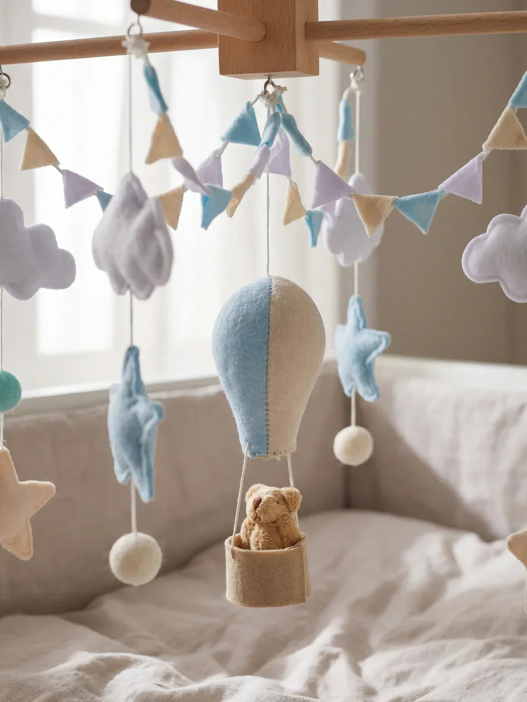 Minimalist Wooden Baby Crib Mobile with Arm