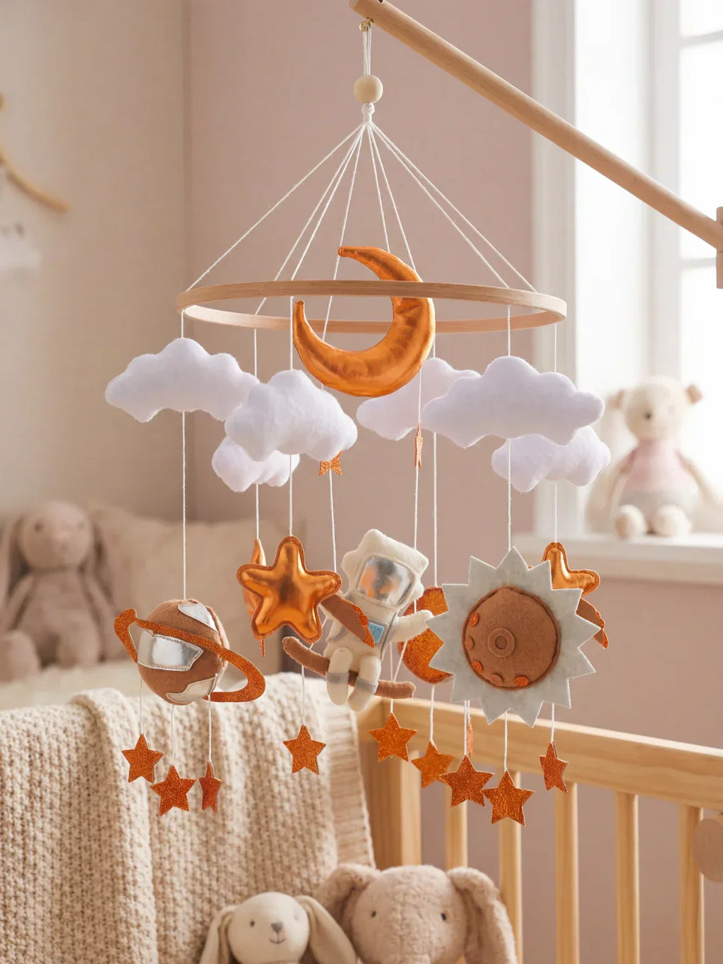 Minimalist Wooden Baby Crib Mobile with Arm