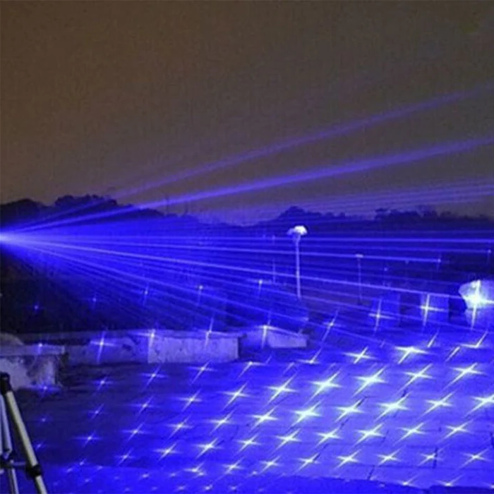 AeroForge Pro laserová hořák poskytuje jasné vodotěsné světlo pro přežití v přírodě