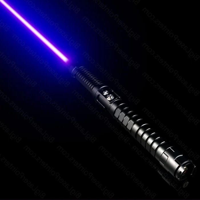 AeroForge Pro laserová hořák poskytuje jasné vodotěsné světlo pro přežití v přírodě