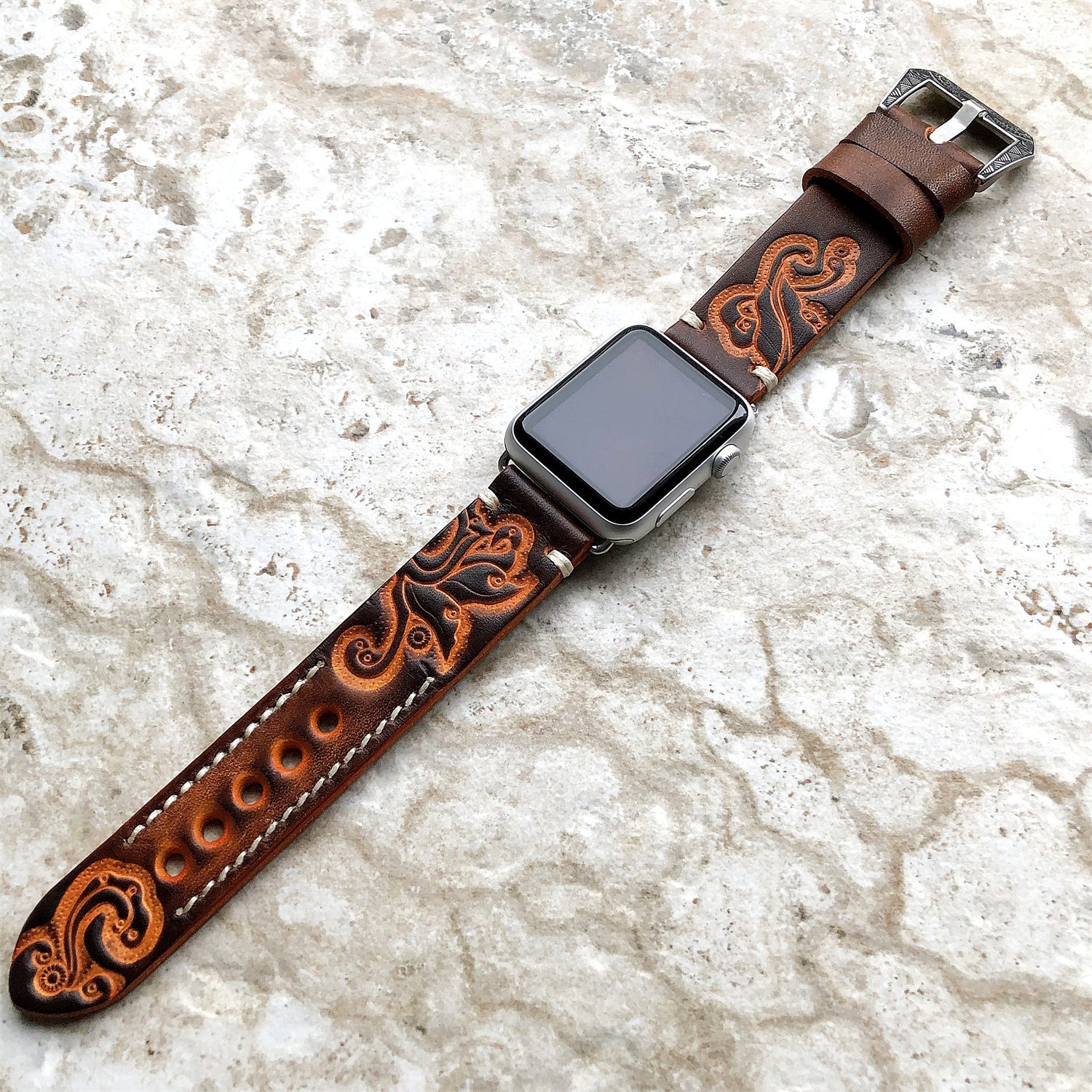 Sera håndgraveret læderrem til Apple Watch Ultra og andre modeller