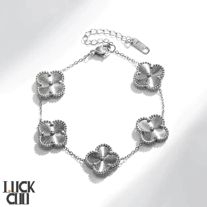 Bracciale Liora Clover con Quattro Ciondoli Floreali in Acciaio Inossidabile Placcato Oro