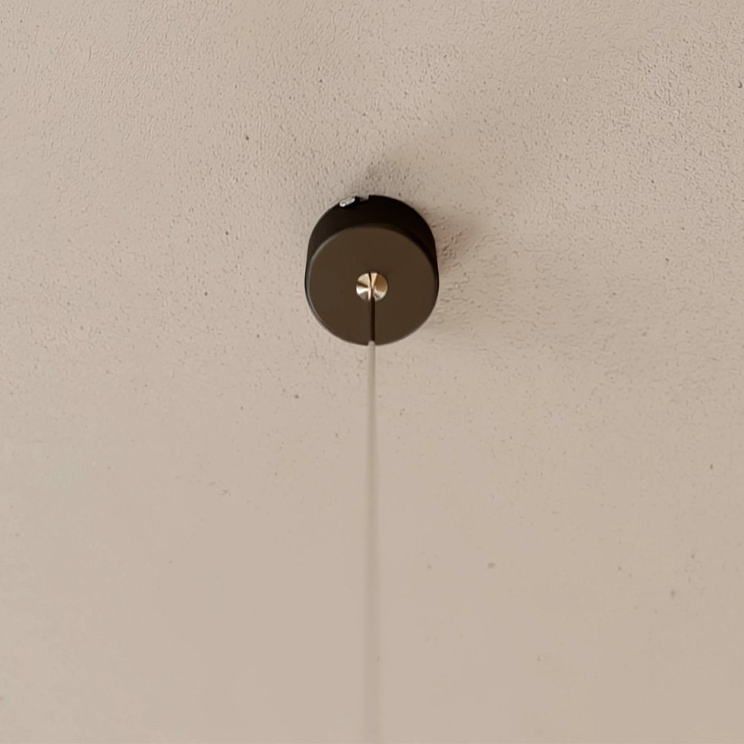 极简风格AeroLume吊灯，采用LED技术