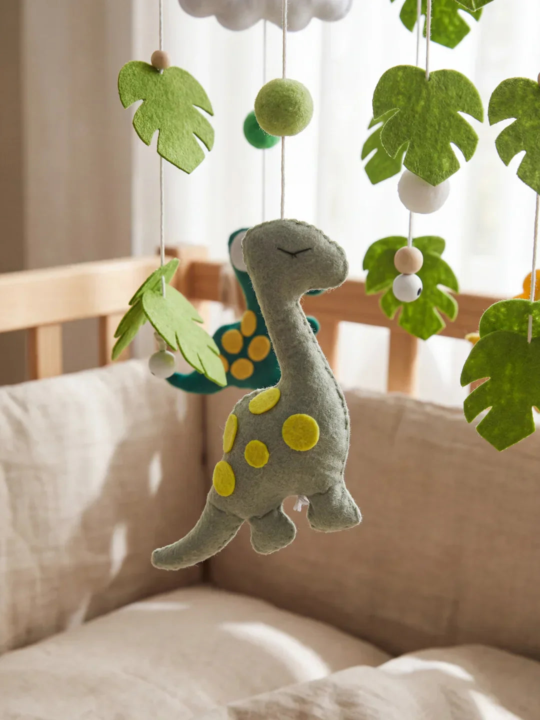 Minimalist Wooden Baby Crib Mobile with Arm